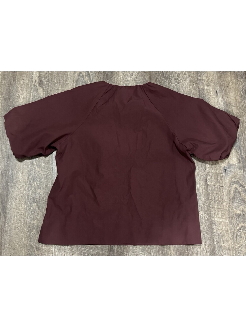 Brochu Walker Women’s Burgundy Pleated Woven V-Neck Blouse Short Sleeve M - Picture 4 of 6